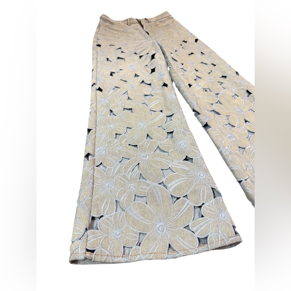 Cynthia Rowley Floral Cutout Wide-Leg Jeans in Sage and Ivory - Picture 7 of 16